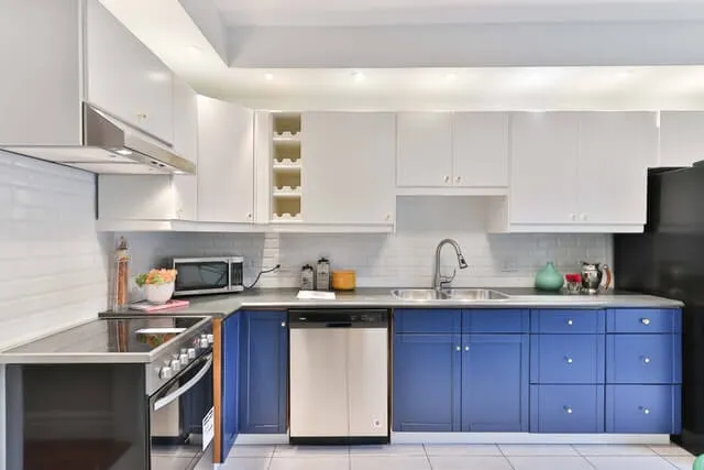 Tiled kitchen splashback and wall in a Sunshine Coast home